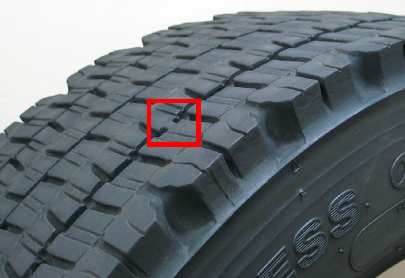 大型車の冬用タイヤとチェーンについて